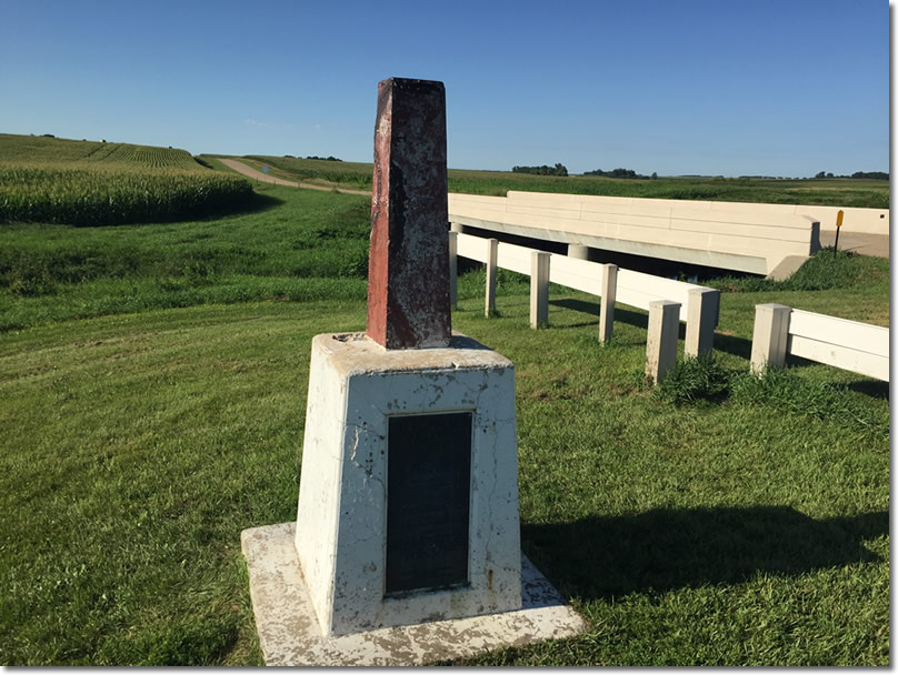 Marker where South Dakota, Iowa, and Minnesota meet